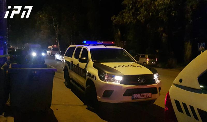 პოლიციამ დააკავა ორი მამაკაცი, რომლებიც 84 წლის მოხუცს ინკასატორის სახელით გაეცნენ და გაძარცვეს